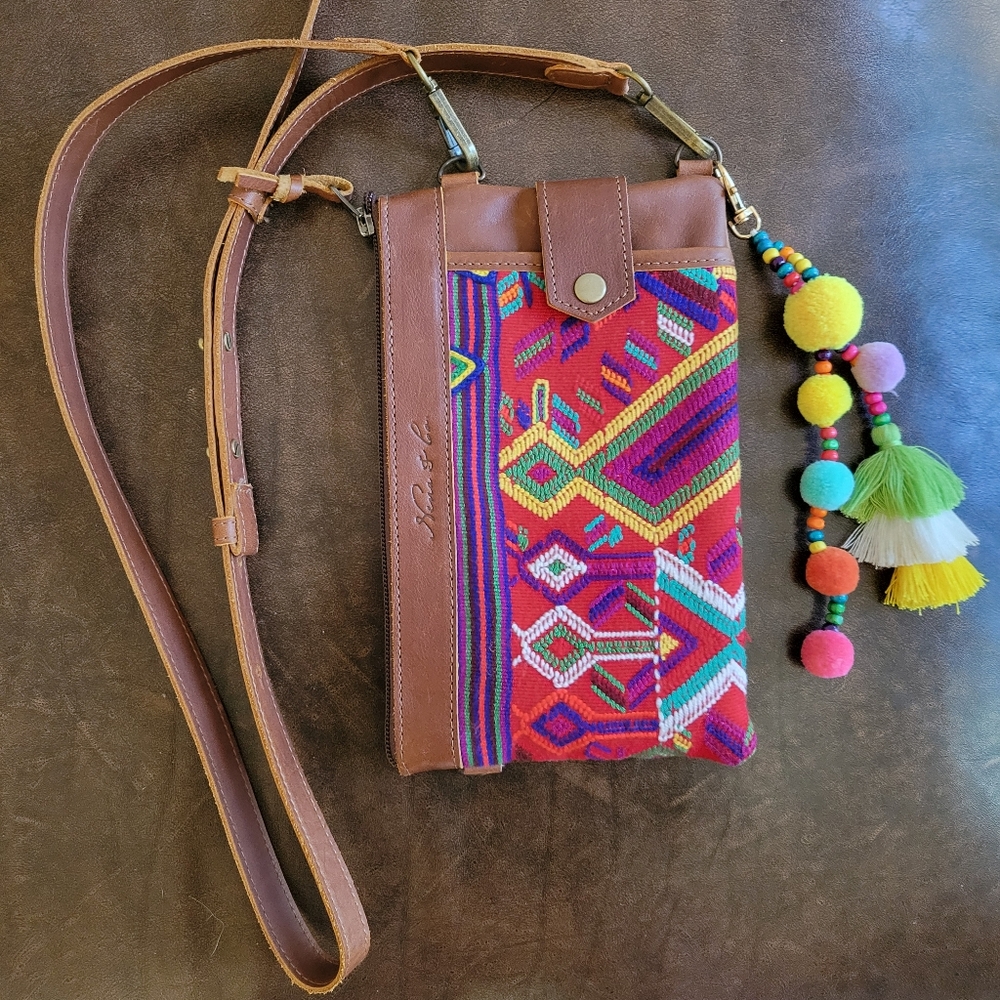 Nena & Co. Everything Clutch